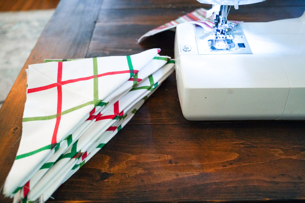 How to quilt blocks for a Christmas Rag Quilt