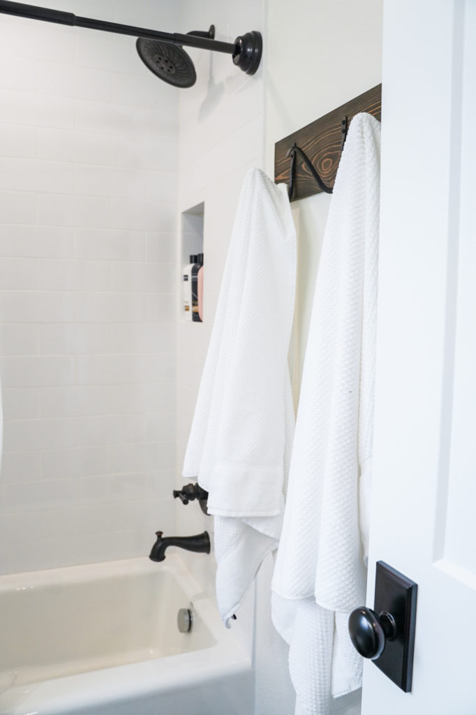 Carriage House Bath - Small craftsman bathroom