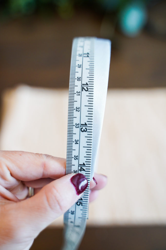 Measuring fabric for a DIY knotted headband