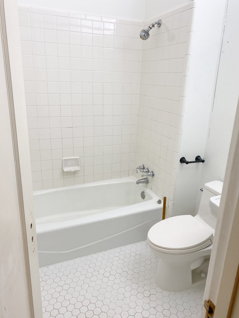 Budget-friendly bathroom renovation: Before